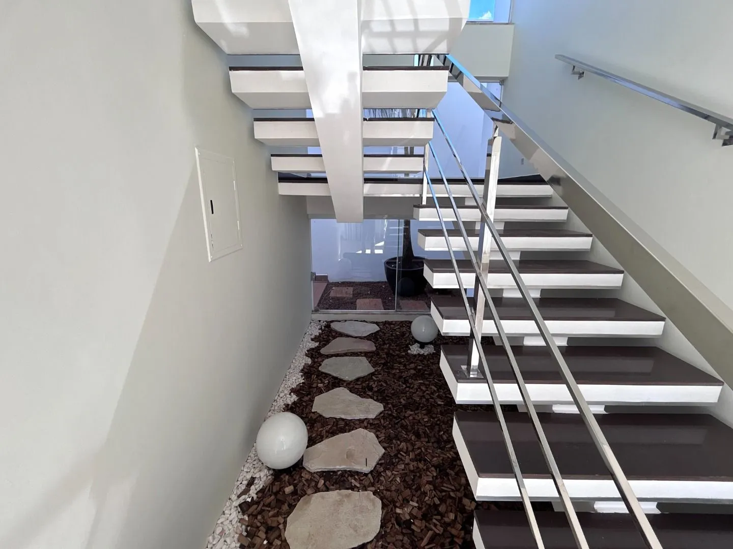 Imagem Casa com 5 dormitórios, 266 m² - venda por R$ 2.100.000,00 ou aluguel por R$ 5.500,00/mês - Alto dos Caiçaras - Patos de Minas/MG