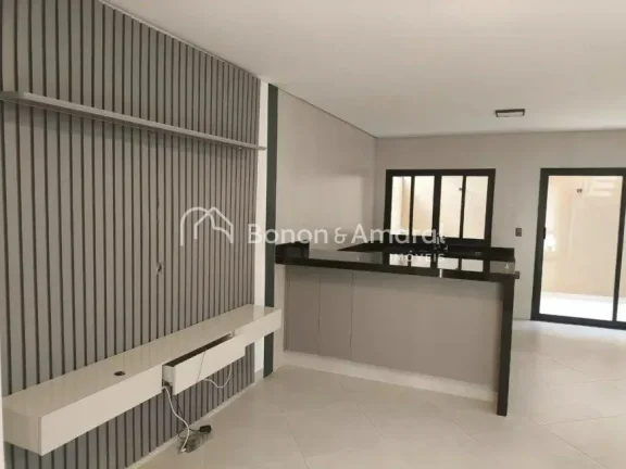 Imagem Sobrado em condomínio tranquilo com 2 suítes com armários e varanda , box no banheiros , sala par...