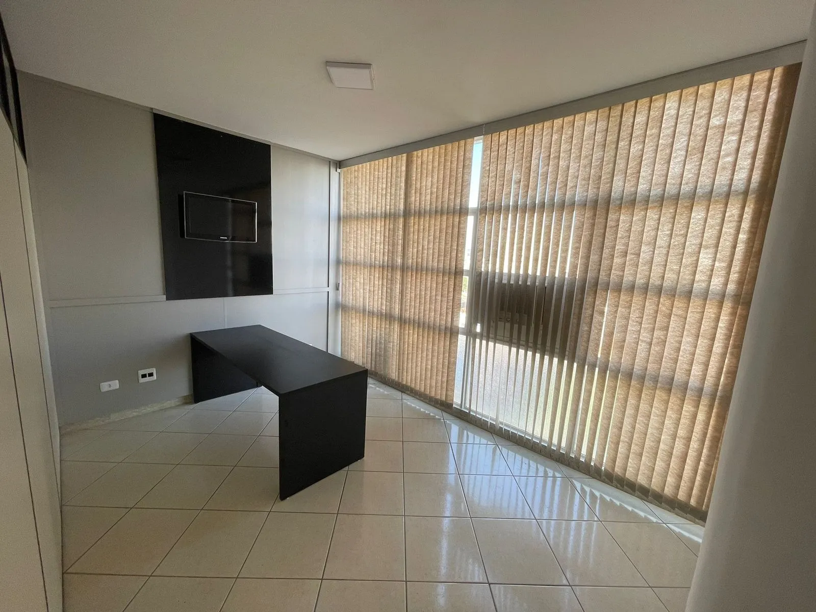 Imagem Oásis Urbano: Sala Planejada no Prédio Ceesp no Coração de Sorocaba