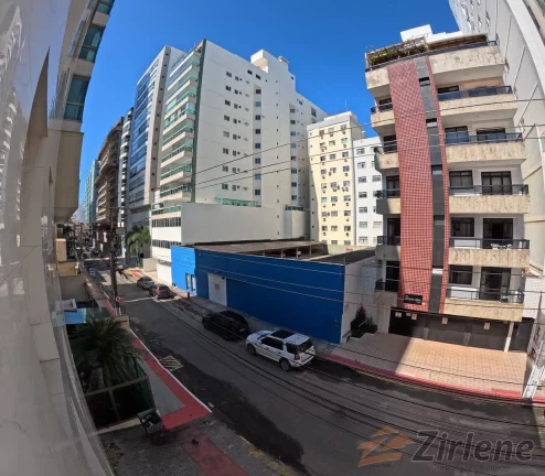 Imagem Apartamento Aconchegante de 2 Quartos na Segunda Quadra do Mar
