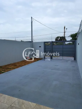 Imagem Casa à venda em Campo Grande-MS, no bairro Jardim Noroeste. Com 2 quartos, 1 suíte, sala, 2 vagas de garagem e 66,00 m² de área. Aproveite!