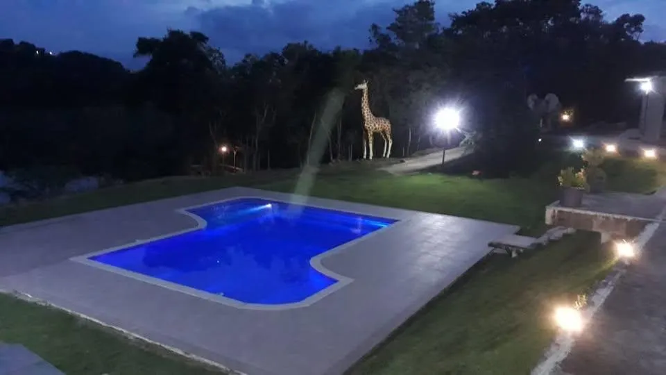Imagem Vendo um maravilhoso sítio localizado em Solar do Madeira, com 5.500 m²de área.