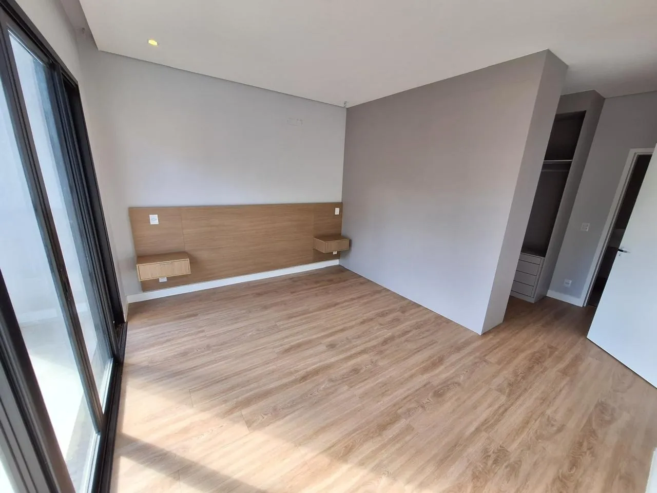 Imagem Casa de Alto Padrão com 340m² no Alphaville Nova Esplanada I Locação / Venda