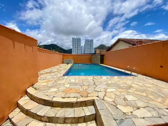 Imagem Oportunidade Única para Seu Negócio: 7 Apartamentos Comerciais com 16 Quartos, 7 Salas, e Piscina!