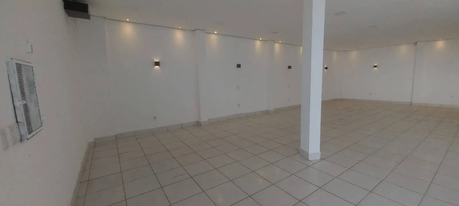Imagem Casa comercial 3 andares 8 quartos salão comercial anexo de 200 m²