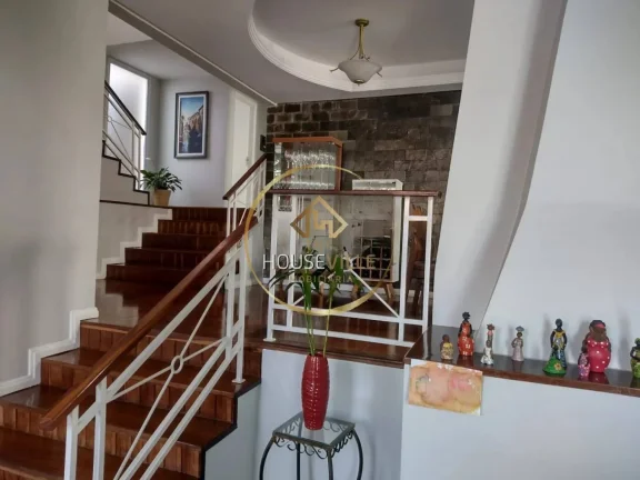Imagem Casa sobrado, 4 Dormitórios (1suíte), 375m², Jardim Esplanada II.