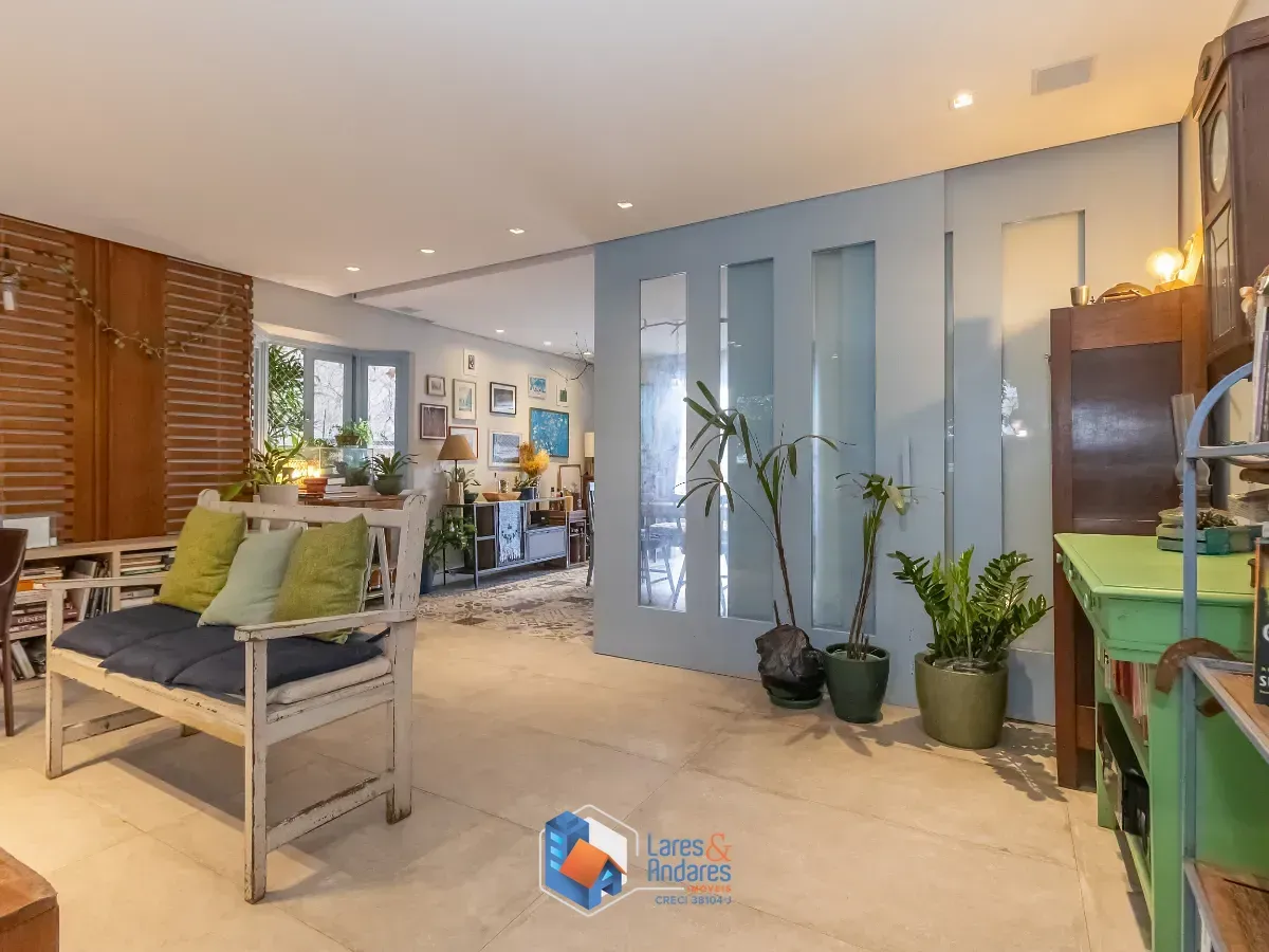 Imagem Casa no condomínio Villas de São Francisco IX para venda com 3 quartos, sendo 3 suítes, 330m²