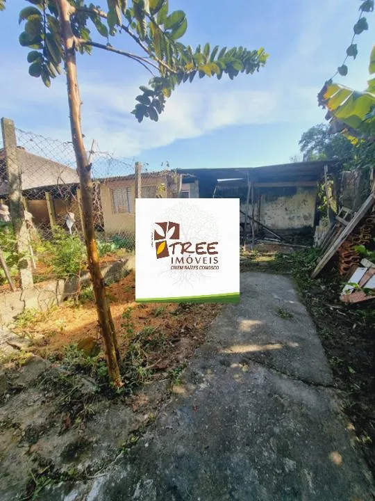 Imagem VENDA DE CASAS TÉRREAS NA VILA ORLANDA, EM SANTA ISABEL/SP, 500m² com quarto, banheiro, sala de estar, cozinha americana e fogão a lenha. CONSULTE-NOS