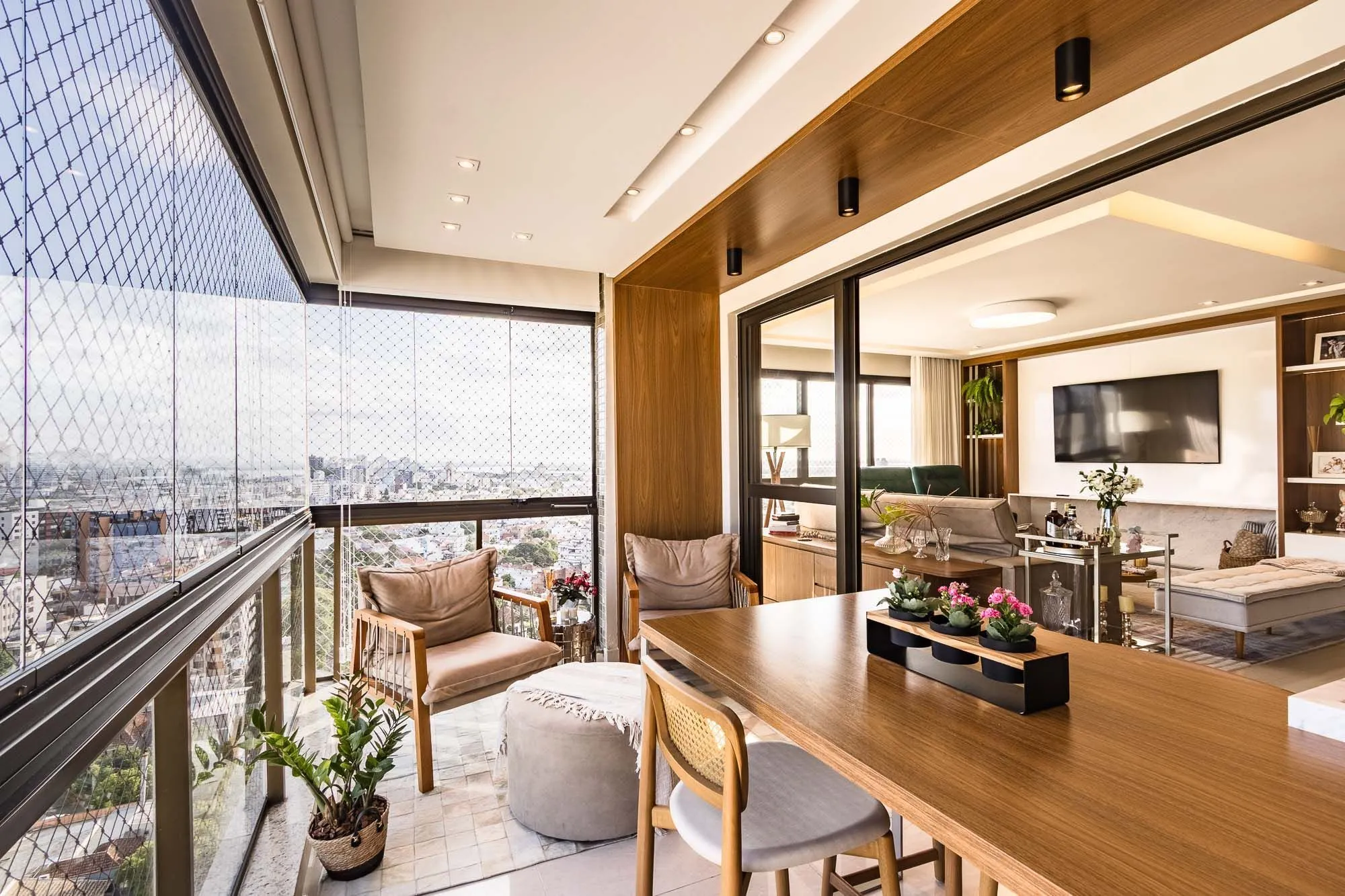 Imagem Apartamento de 3 quartos, 3 suítes e 2 vagas de garagem Higienópolis em POA