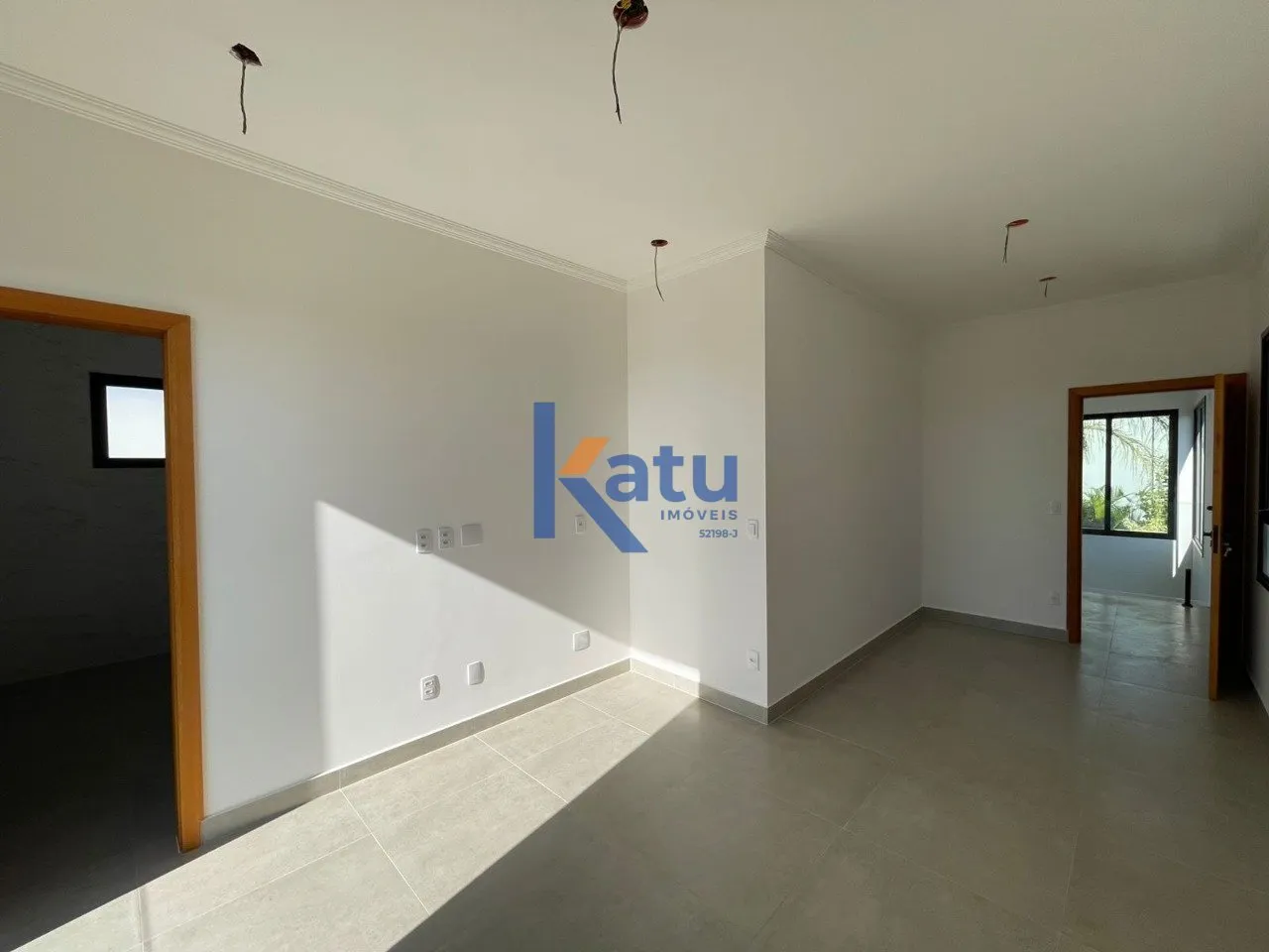 Imagem CASA PARA VENDA NO CONDOMÍNIO RESERVA DA ERMIDA EM JUNDIAÍ/SP

O imóvel possui 212 m² de área c...