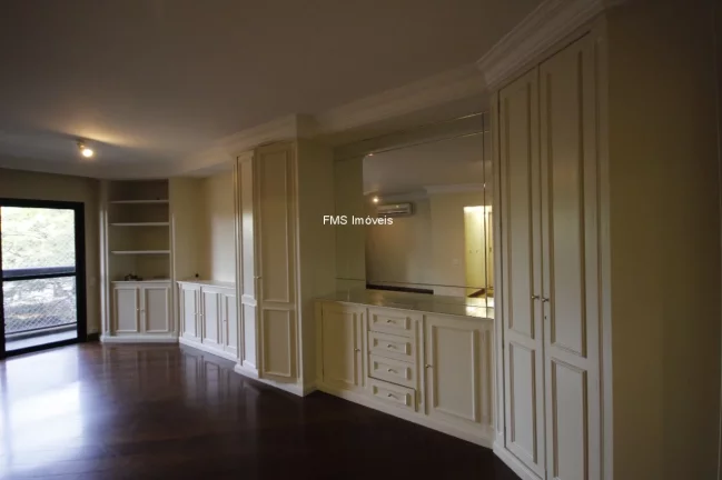 Imagem Apartamento à venda ou locação na Vila Nova Conceição, com 2 suítes, 2 vagas.
