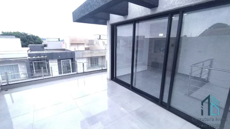 Imagem Sobrado a venda, novo com terraço, ótimo acabamento 03 quartos c/suíte, no Pinheirinho em Curitiba PR