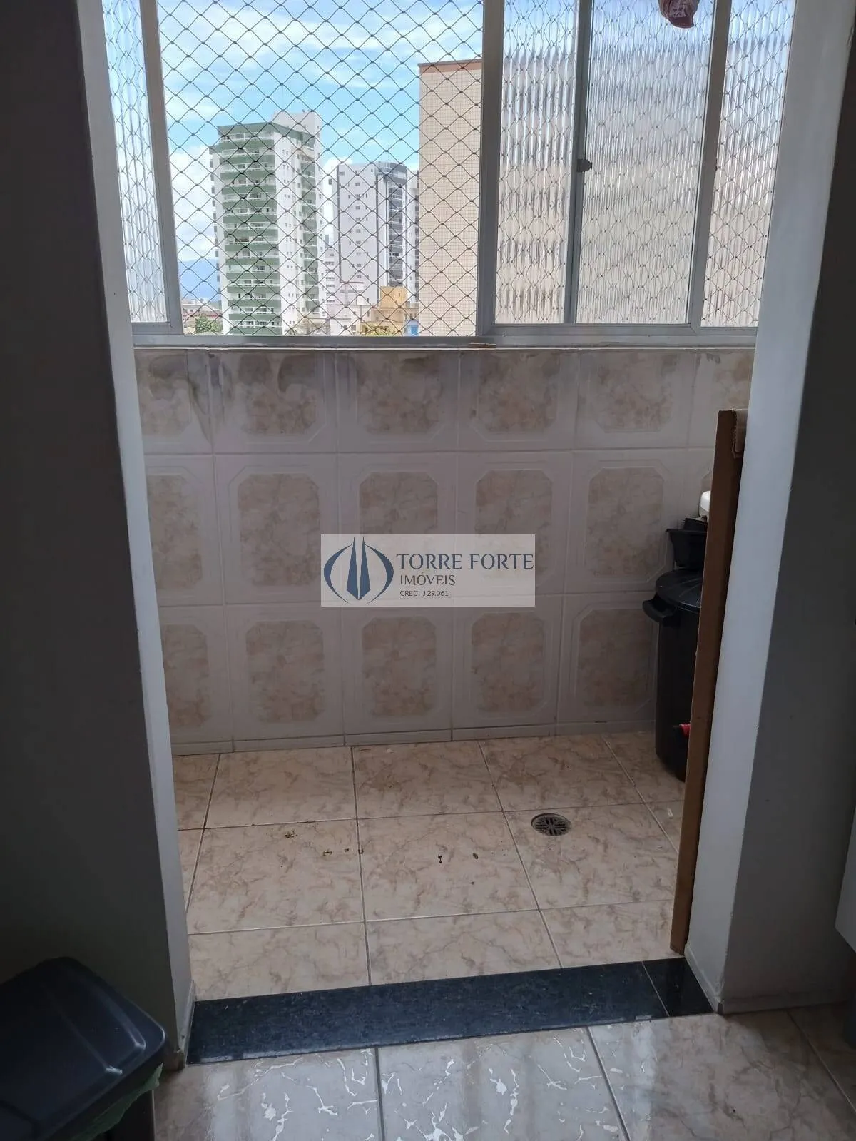 Imagem Apartamento com 1 dormitorio 1 vaga de garagem na Guilhermina Praia Grande