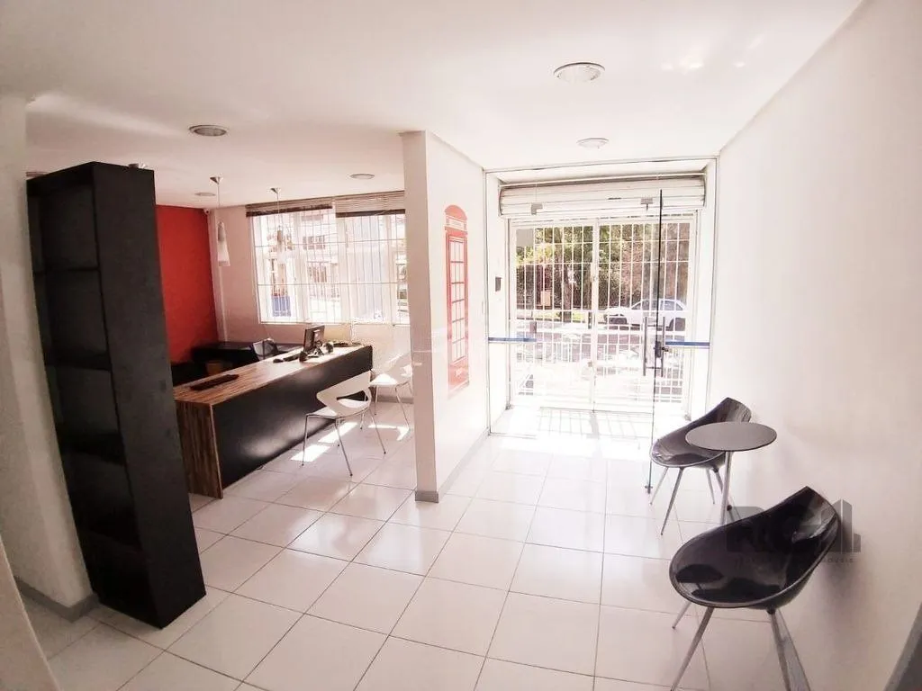 Imagem Casa comercial com 12 dormitórios no bairro Teresópolis