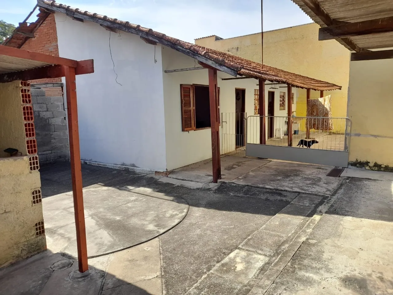 Imagem Excelente Terreno Plano com 1010m2 com Duas Frentes - Ótima Localização .