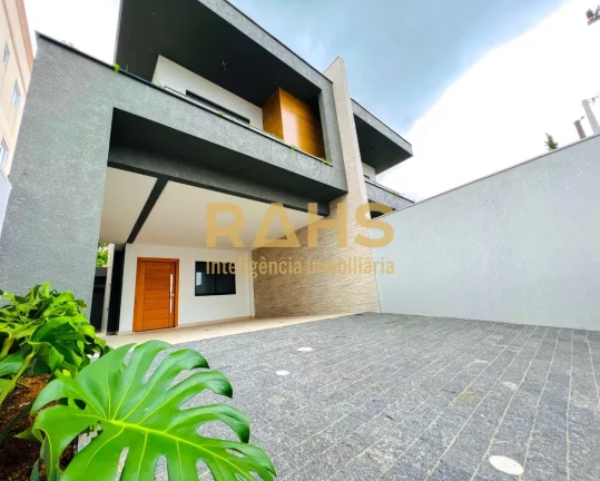 Lindo Sobrado Geminado Alto PadrÃ£o Novo em local Ã³timo, totalmente residencial, no Bom Retiro, prÃ...