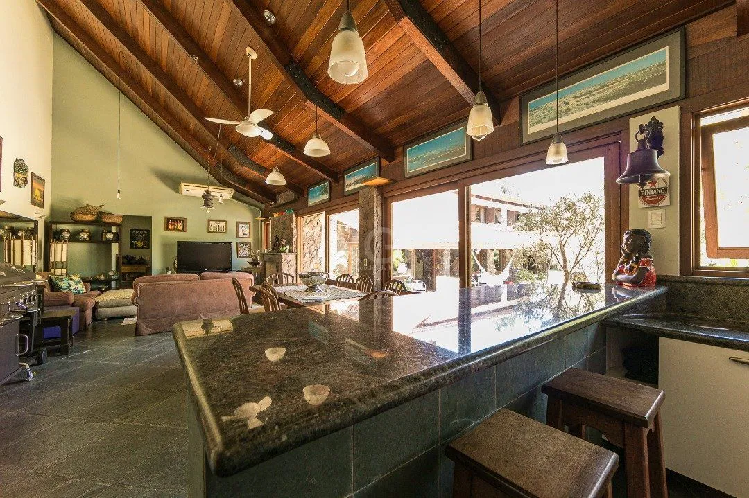 Imagem Casa para Venda - 370m², 5 dormitórios, sendo 2 suites, 7 vagas - Vila Assunção