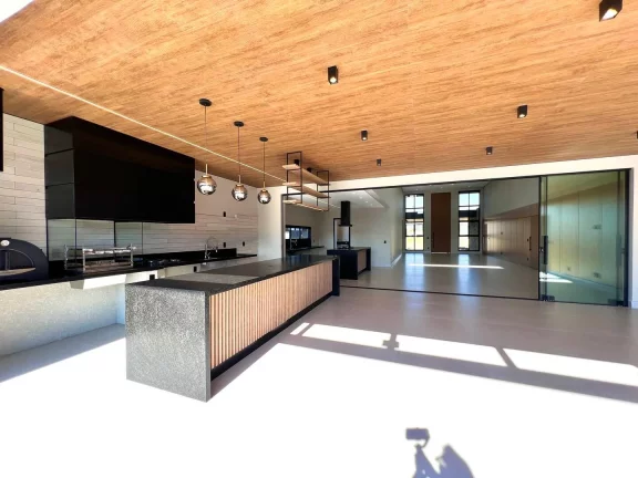 Imagem Casa T?(C)rrea Luxuosa, 4 suítes, piscina aquecida e espaço gourmet completo.