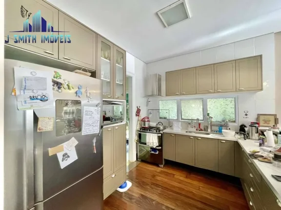 Imagem CASA NÉOCLÁSSICO, AMPLA EM TODOS AMBIENTES, PISCINA, 4 VAGAS, 4 SUÍTES.