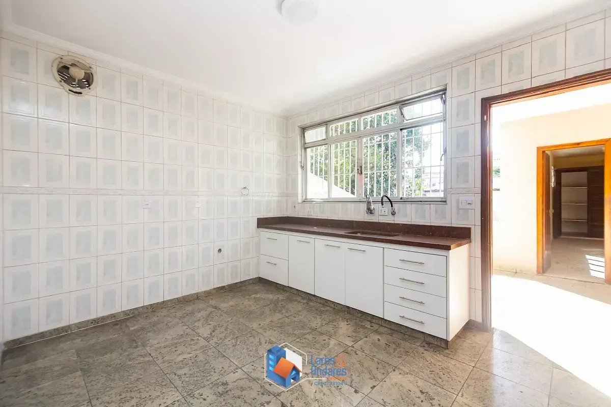 Imagem Casa para venda em Jardim da Glória com 6 quartos, sendo 2 suítes, 210m²