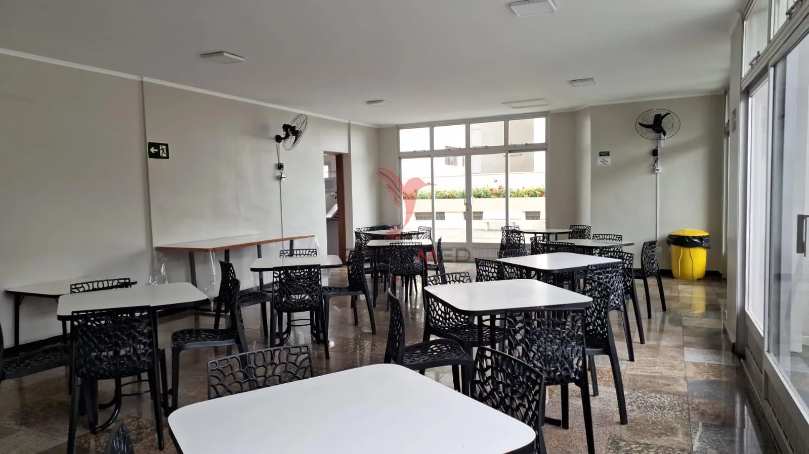 Imagem Vendo Apartamento com garagem coberta na Vila Monteiro