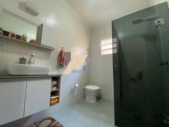 Imagem Casa à venda em Campinas-SP, no bairro Parque São Quirino: 3 quartos, 1 suíte, 3 banheiros, 4 vagas e 179,50 m²!