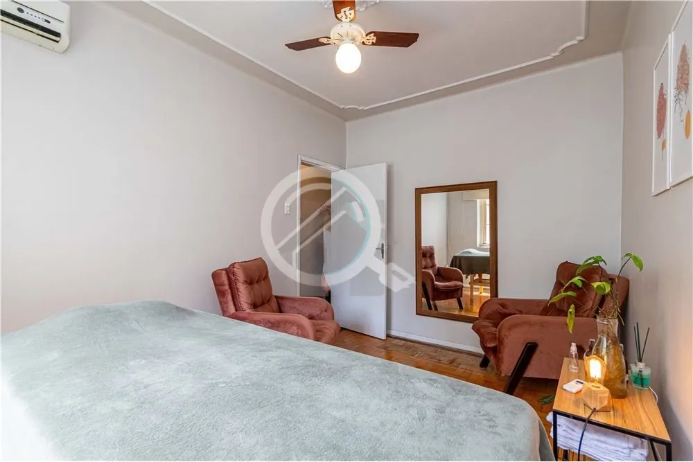 Imagem Ótima localização para comércio e residencial. Sobrado com duas casas com entradas individuais, ...