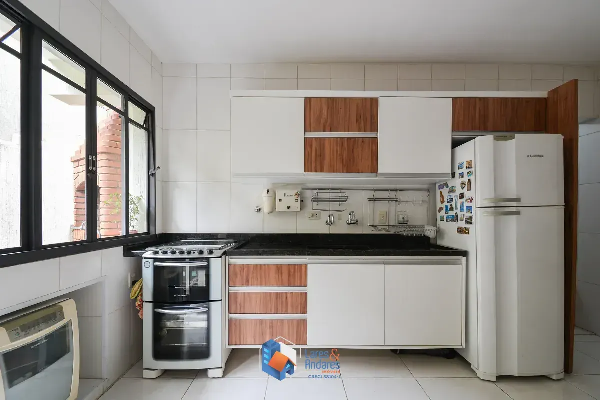 Imagem Sobrado para venda em Sumaré com 4 quartos, sendo 2 suítes, 190m²