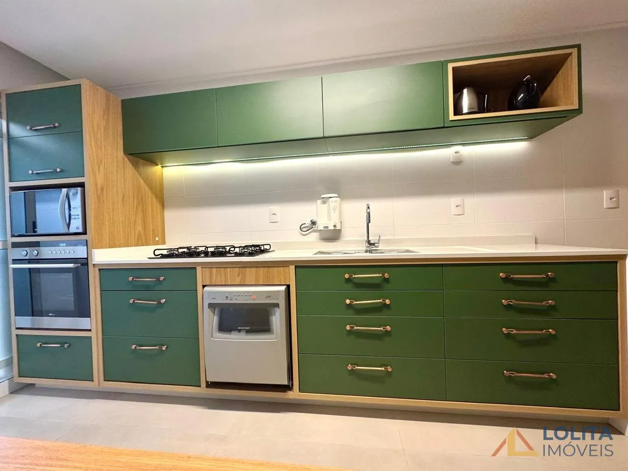 Imagem APARTAMENTO COM 3 QUARTOS SENDO 1 SUÍTE À VENDA NO BAIRRO AGRONÔMICA - FLORIANÓPOLIS/SC