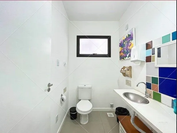 Imagem Casa para Venda - 3 dormitórios, sendo 1 suites, 2 vagas - Menino Deus