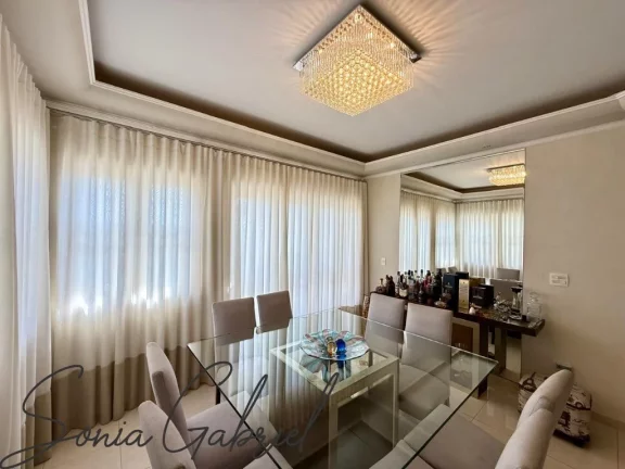 Imagem Espetacular Casa em Condomínio à Venda em Vinhedo-SP - Condomínio Marambaia - 4 Quartos, 2 Suítes, 3 Salas, 5 Banheiros, 4 Vagas de Garagem, 530,14 m².