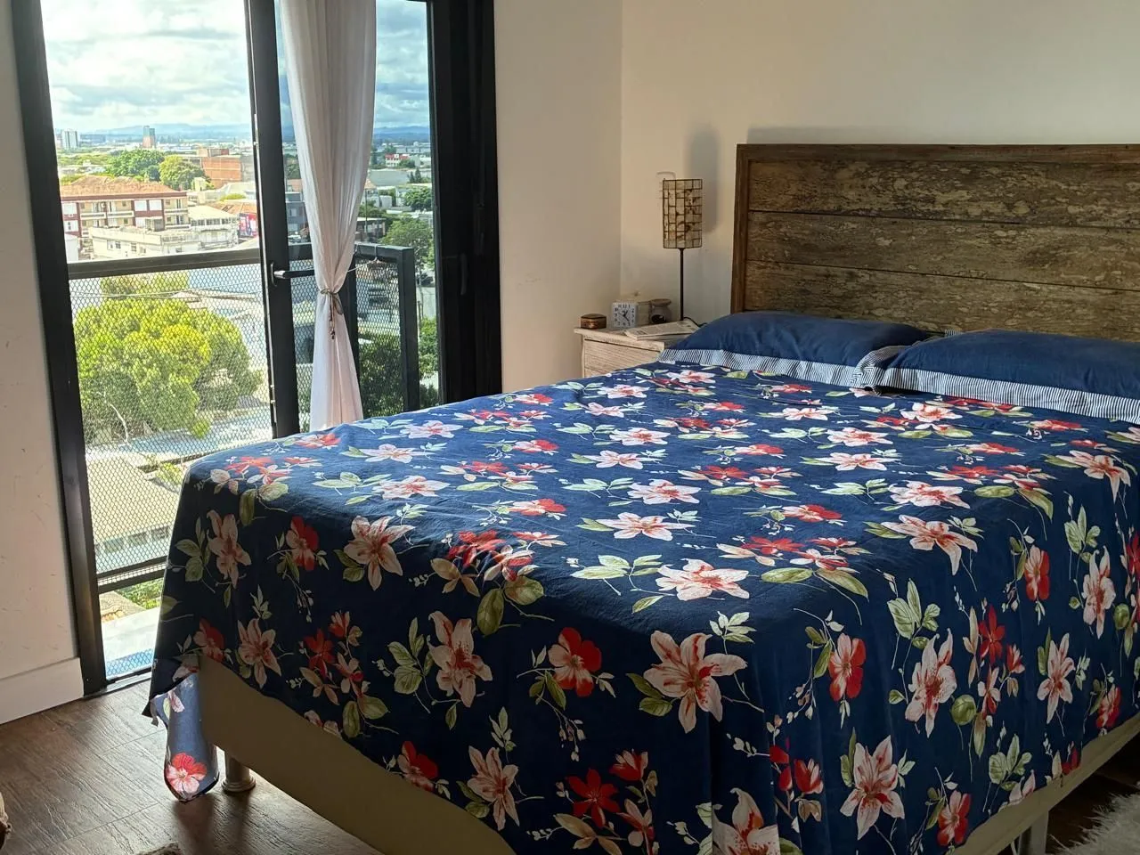 Imagem Vende-se apartamento com 2 quartos (1 suíte), 79m² e 2 vagas - Rua Eduardo chartier 190