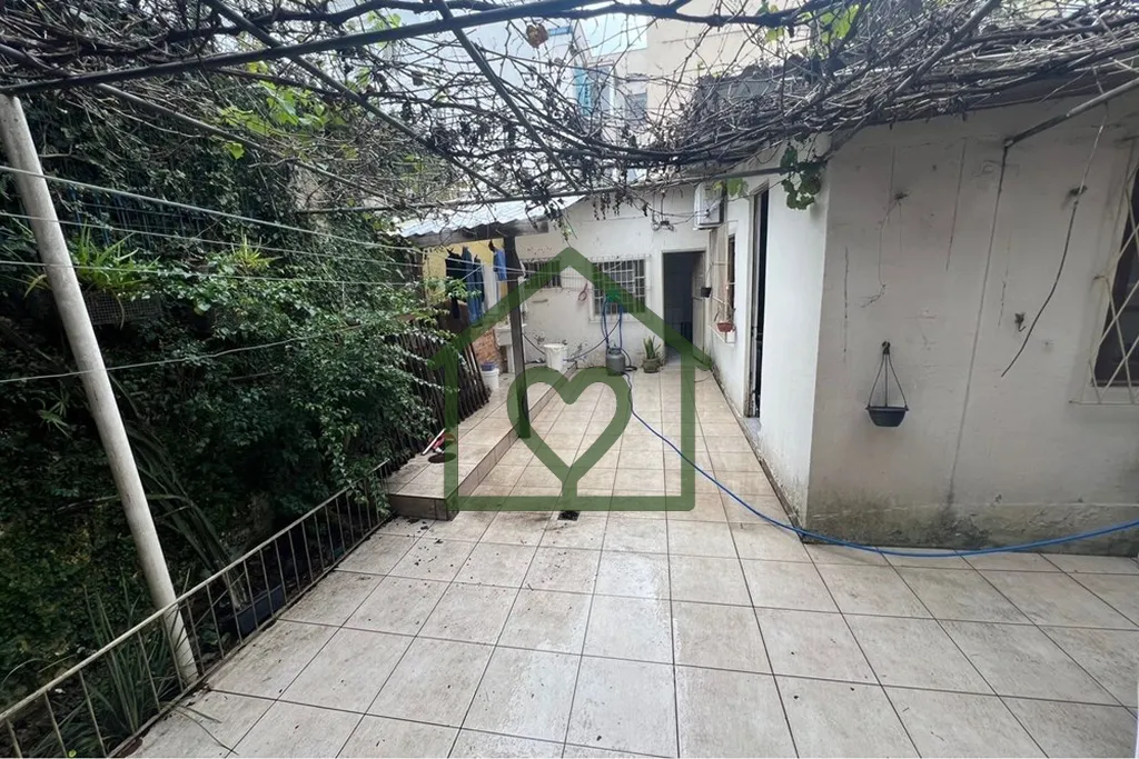 Imagem Descubra esta incrível oportunidade de adquirir sua nova casa em Porto Alegre, no charmoso bairro P...