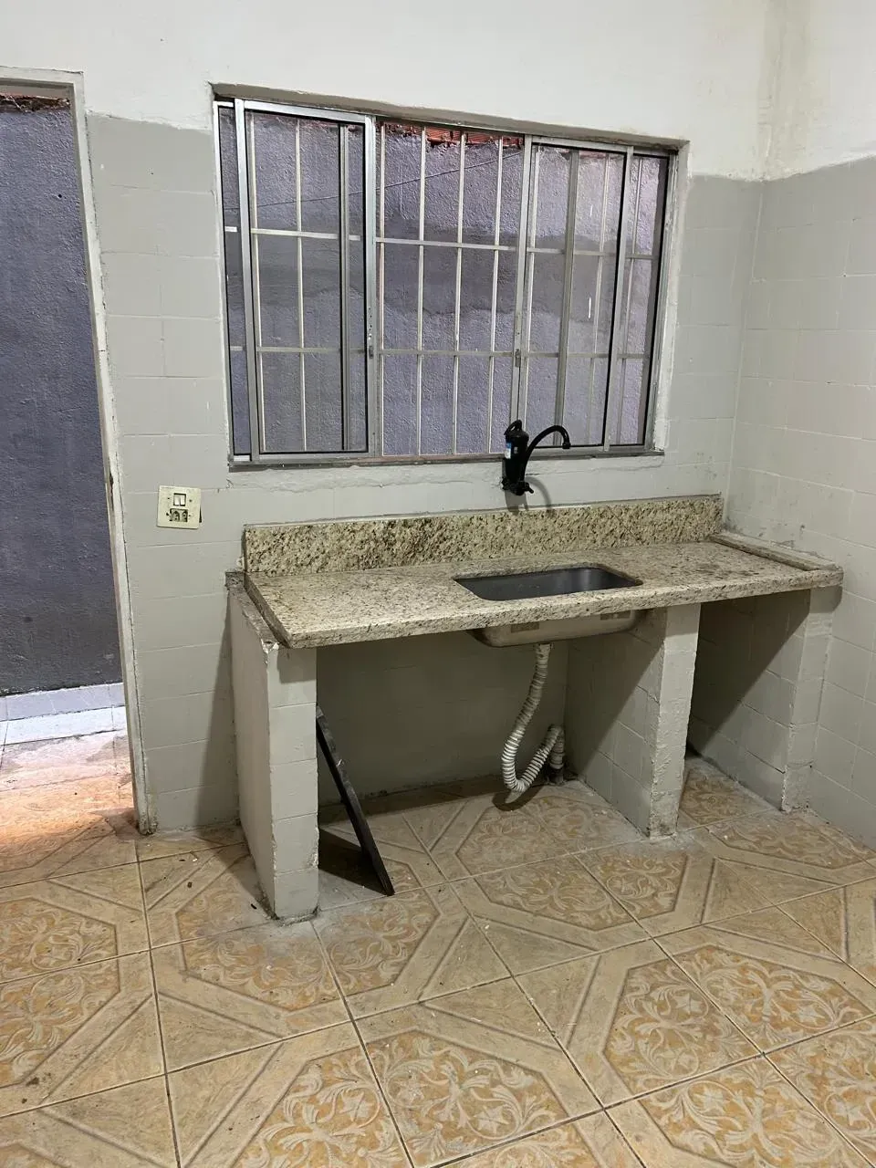 Foto do imóvel Casa com 2 Quartos para Alugar, 50 m² em Parque Esplanada - Embu das Artes