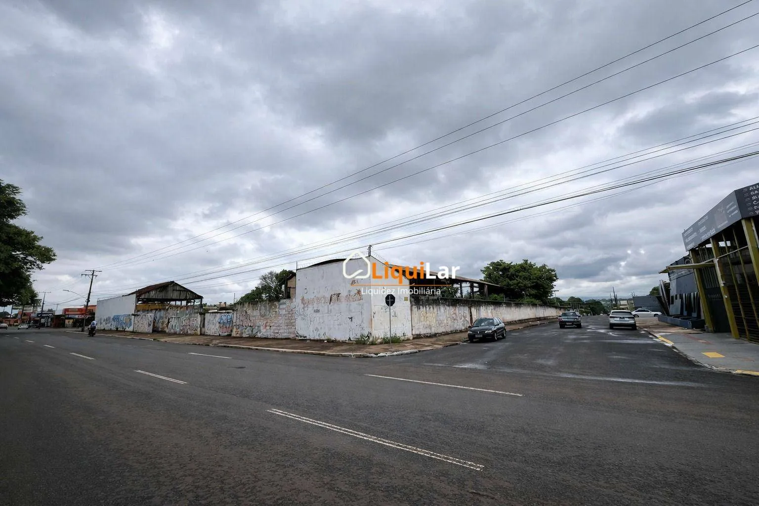 Foto do imóvel Área à venda na Av. Marechal Deodoro com 6.480 m² em localização estratégica no Guanandi