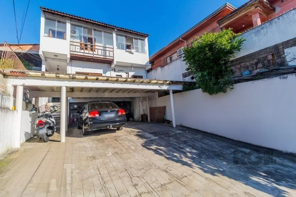 Imagem Casa com 3 dormitórios no bairro Cascata, Porto Alegre