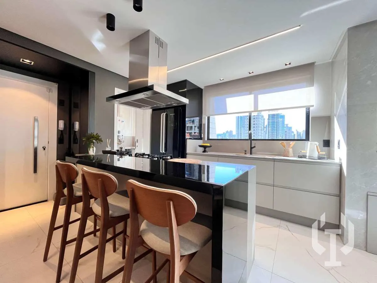 Imagem Apartamento de luxo à venda, no sky Tower, em Porto Belo, Perequê, com 3 quartos, 101m2
