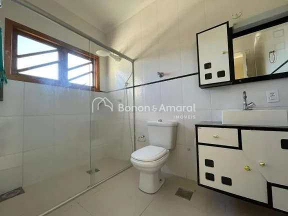 Imagem Casa bairro no Chácara da Barra em Campinas/SP. São 185m² de construção, sala estar com ar-cond...