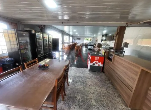Imagem Imóvel Comercial a venda, atualmente com restaurante em funcionamento.