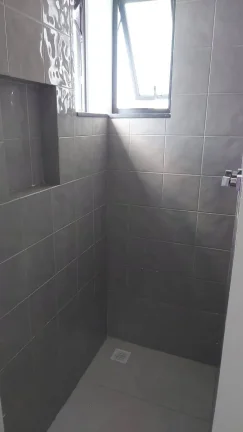Imagem Sobrado de Alto Padrão 170 m² 3 Dormitórios 5 Vagas de Garagens