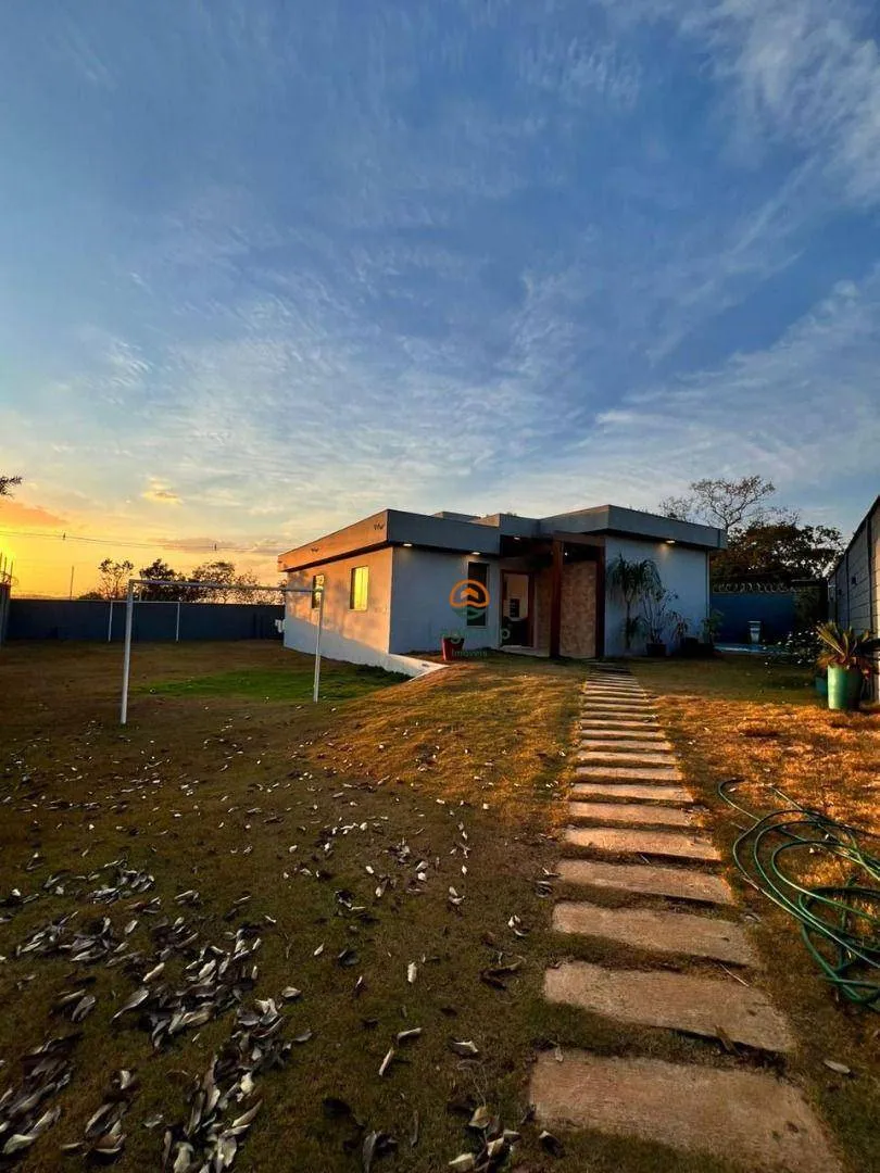 Imagem Casa com 3 dormitórios à venda, 640 m² por R$ 1.300.000 - Condomínio Estância das Petúnias - Lagoa Santa/MG