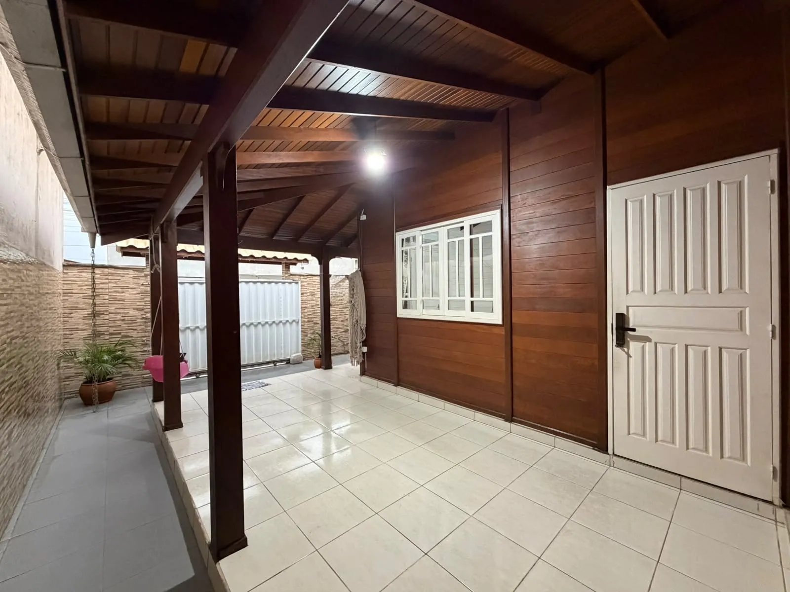 Imagem Casa à venda com 144m2 por R$ 650.000,00