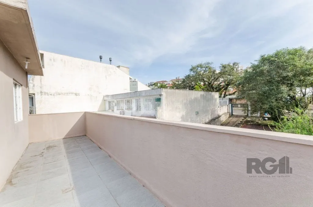 Imagem Casa de 4 dormitórios no bairro Três Figueiras