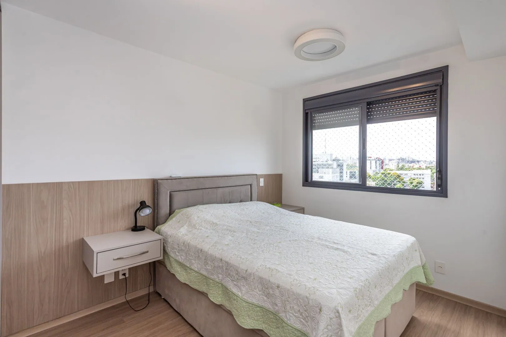Imagem Apartamento 02 dormit com suíte e 01 vaga, no bairro Azenha, em Porto Alegre.
