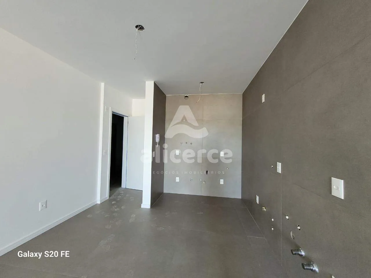 Imagem Apartamento à venda com 03 dormitórios e 01 suíte,no Jardim Eldorado - Palhoça.