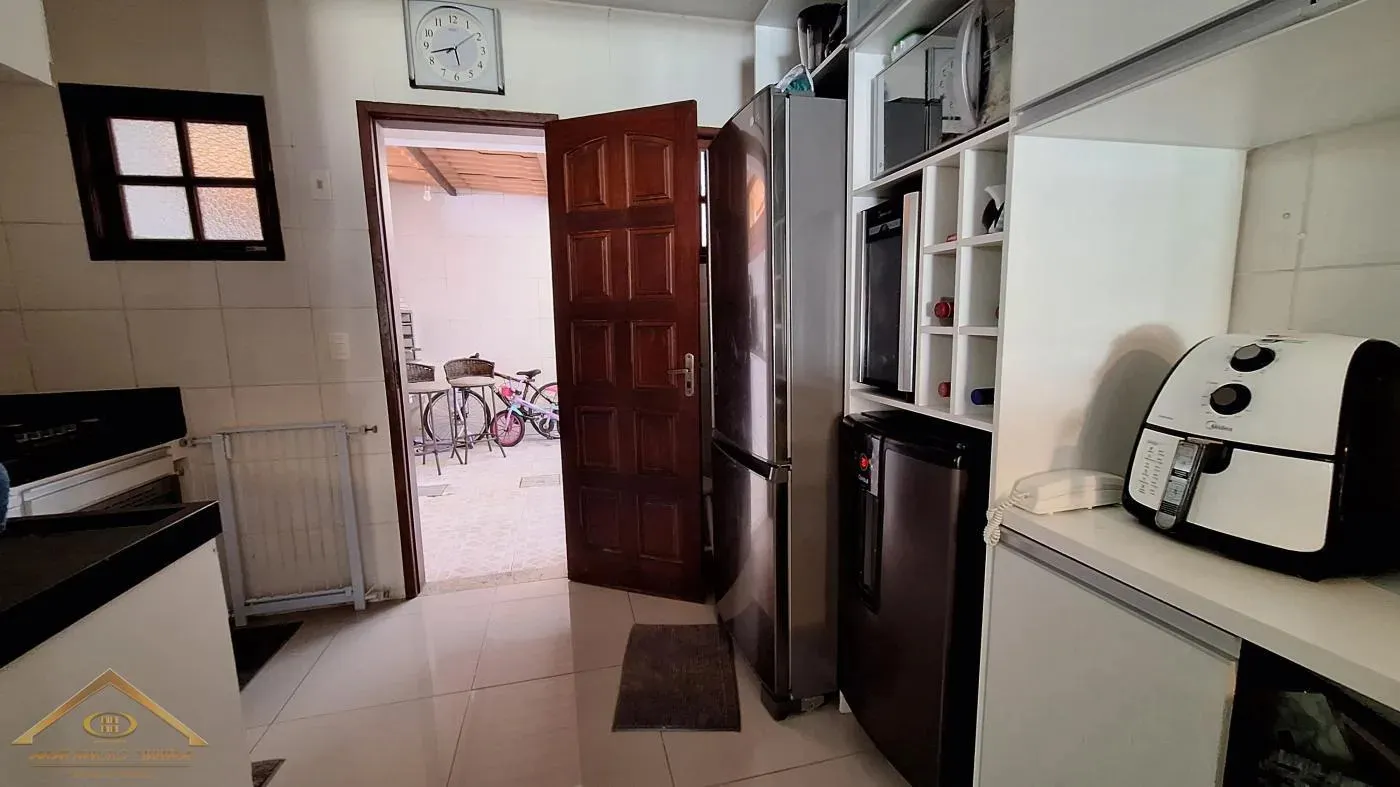 Imagem Casa em Condomínio para Venda em Cabo Frio / RJ no bairro Ogiva