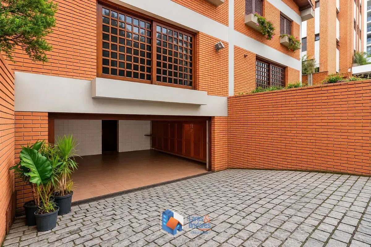 Imagem Sobrado para venda em Vila Madalena com 4 quartos, sendo 2 suítes, 191m²