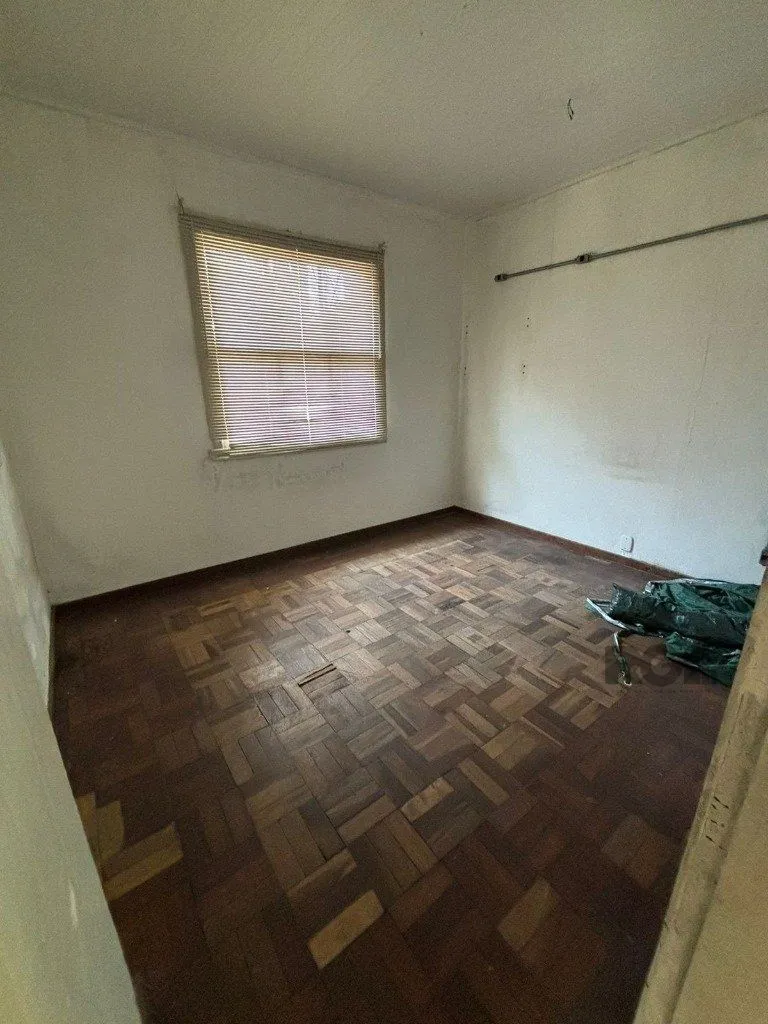 Imagem Casa com 3 quartos, 4 vagas e 120m² no bairro Vila Assução