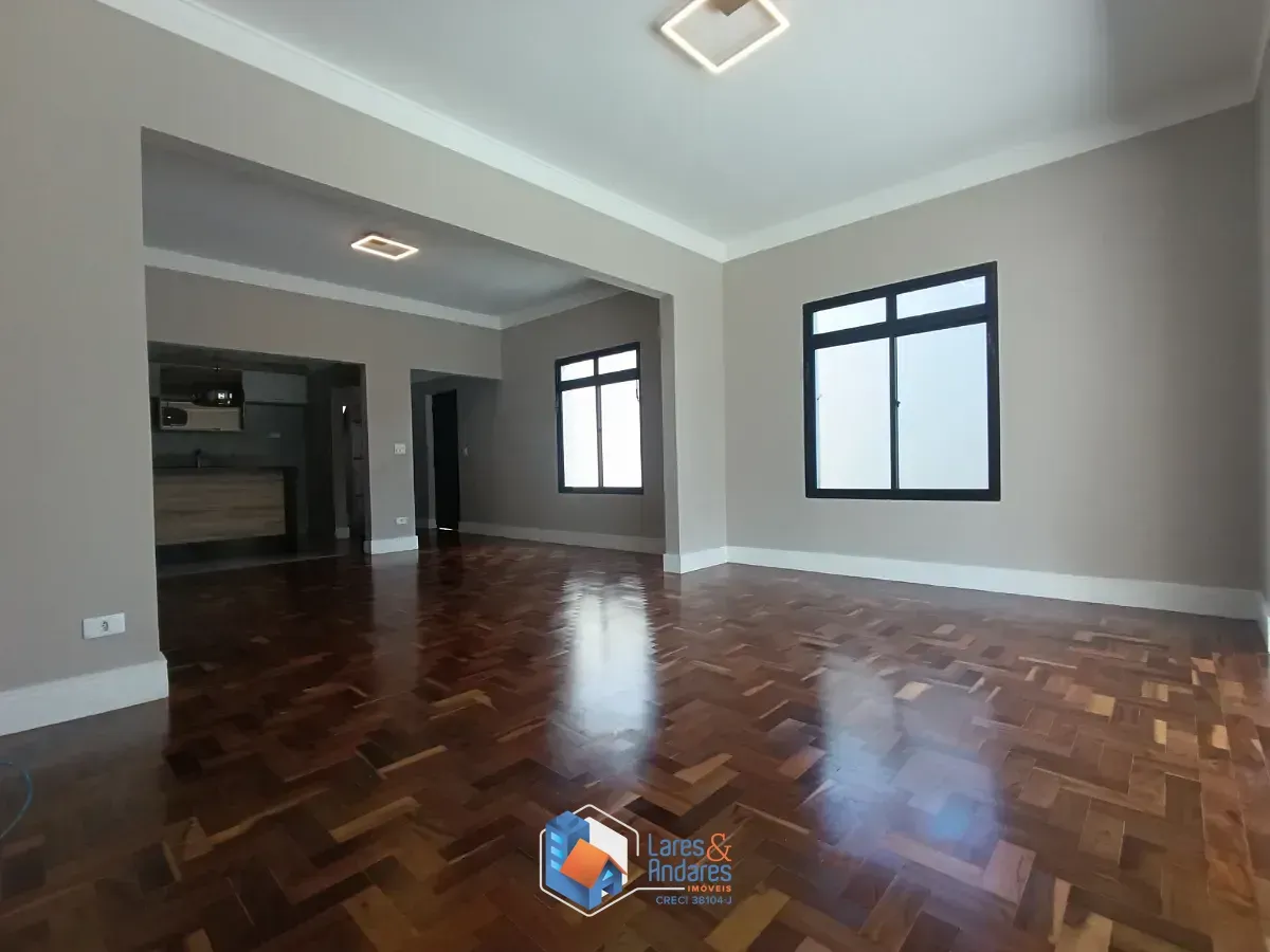 Imagem Casa para venda em Horto Florestal com 4 quartos, sendo 2 suítes, 156m²