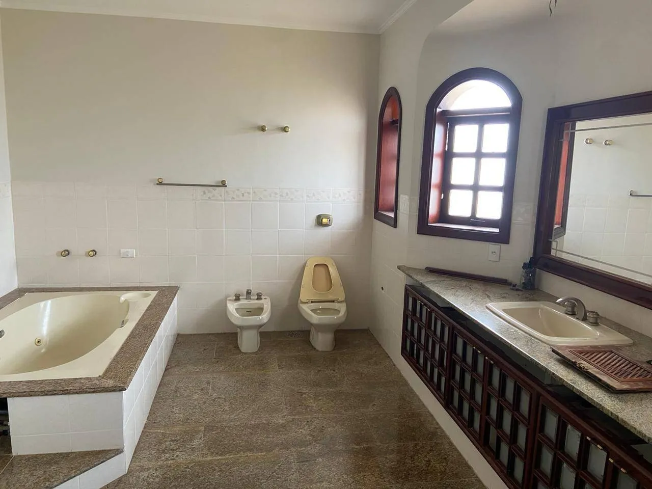 Imagem Casa Sobrado de 620m² Construído Localizado no Residencial 6 Alphaville!
